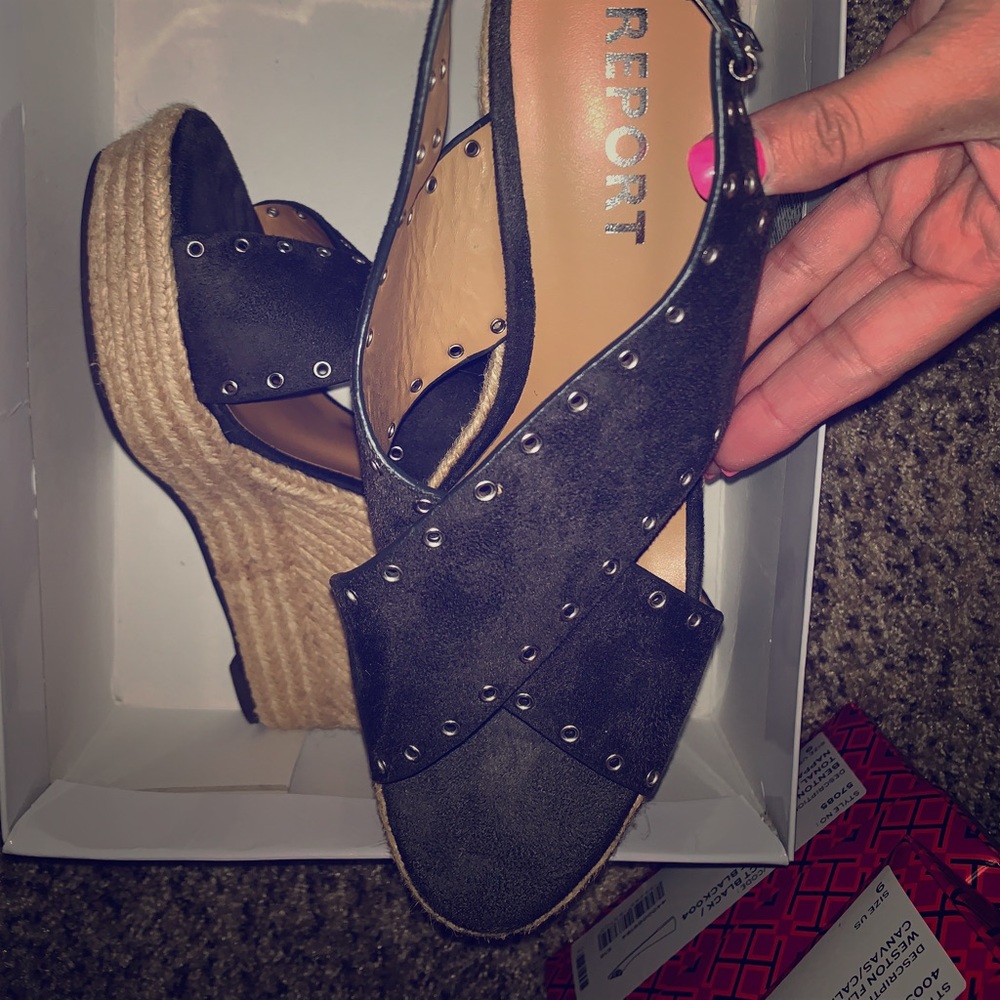 Grey wedges